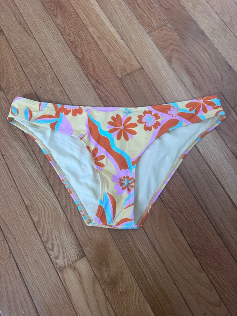 Cupshe Floral Wave Bikini Bottoms in Yellow, Orange and Pink Size Large